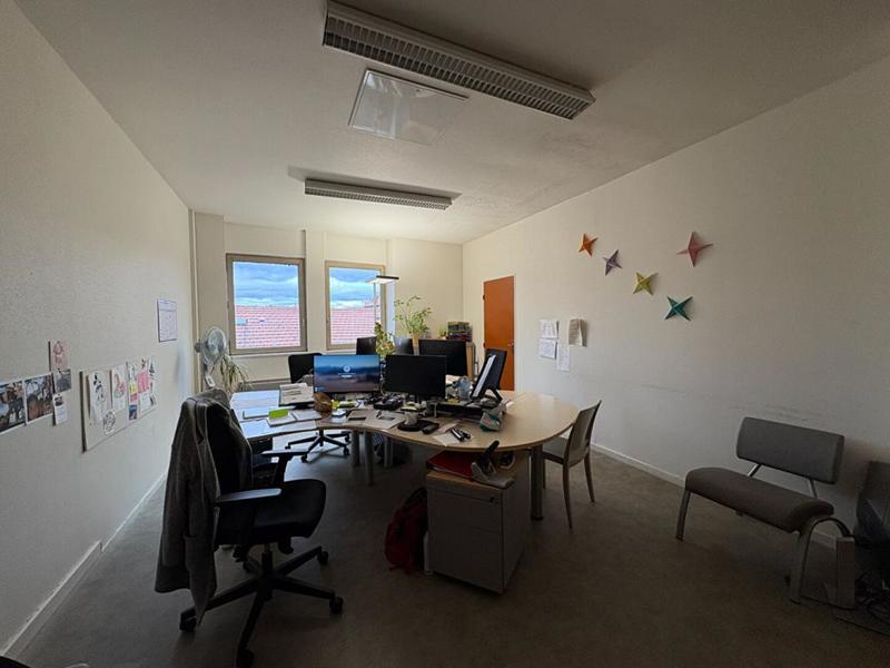 Local commercial - 470 m² - 15 pièces