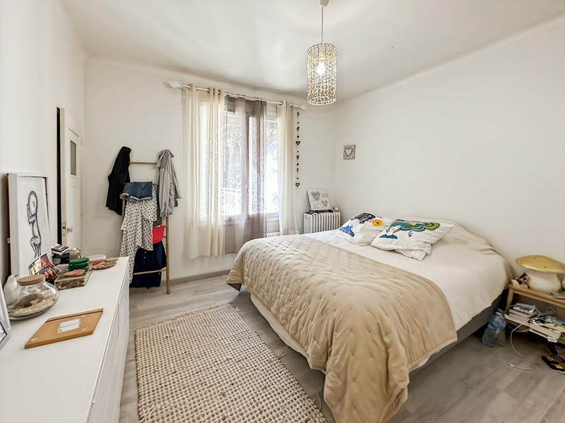 Maison - 260 m² - 8 pièces