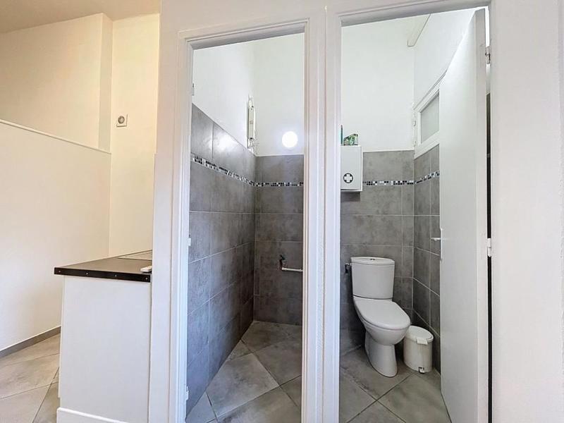 Local commercial - 57 m² - 2 pièces