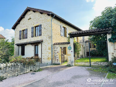 Maison contemporaine - 303 m² - 9 pièces