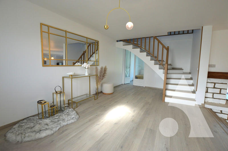 Maison - 178 m² - 5 pièces