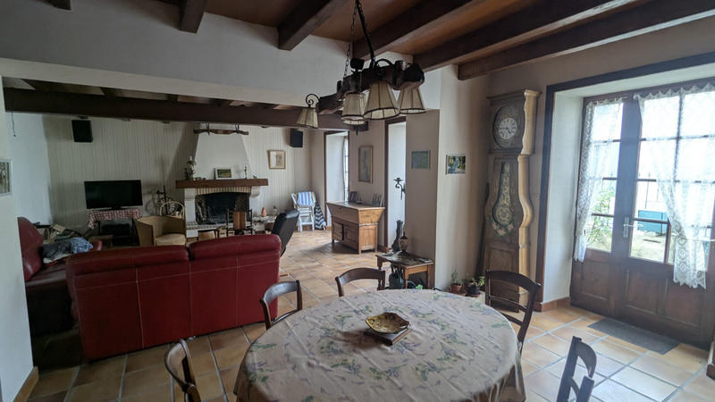 Maison - 205 m² - 8 pièces