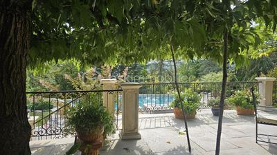 Propriété - 212 m² - 10 pièces