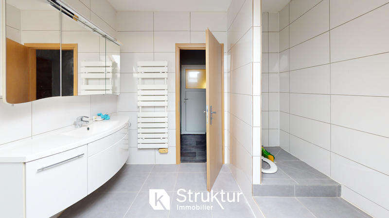 Maison - 310 m² - 12 pièces