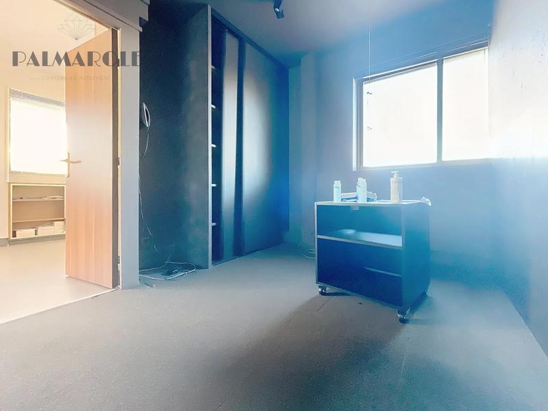 Bureau - 160 m² - 8 pièces