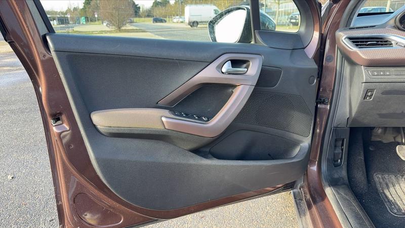 Peugeot 2008 1.6 e-HDi 92 Bmp6 Allure - 5 places Automatique