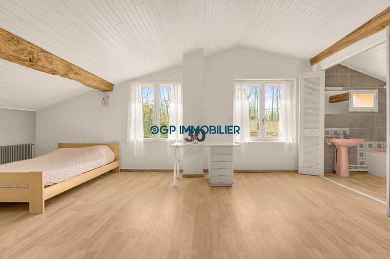 Maison ancienne - 262 m² - 11 pièces