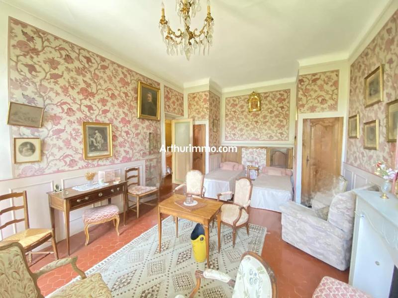 Maison - 470 m² - 16 pièces