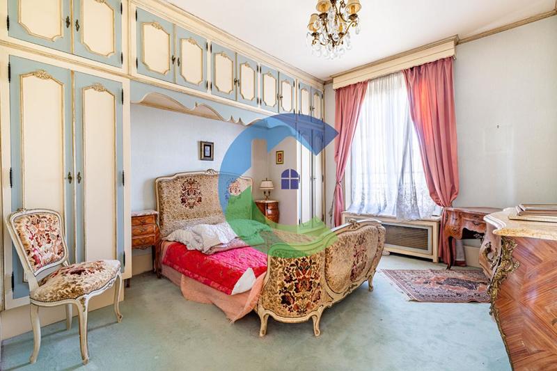 Maison - 195 m² - 7 pièces