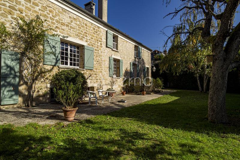 Maison ancienne - 205 m² - 7 pièces