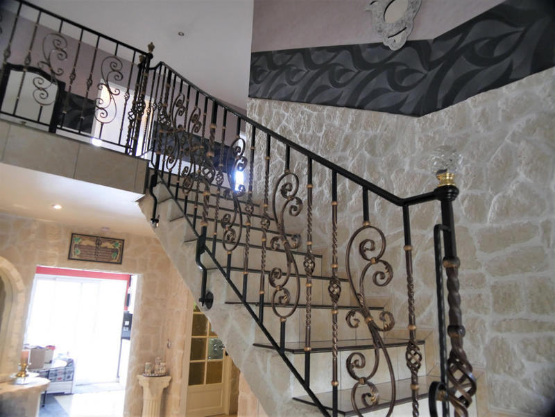 Maison - 258 m² - 8 pièces