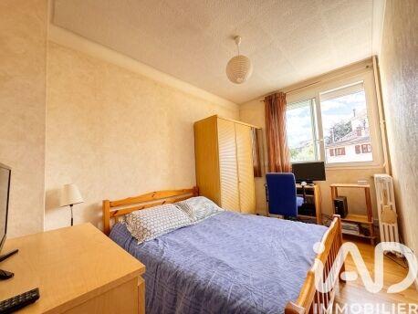 Maison - 99 m² - 5 pièces