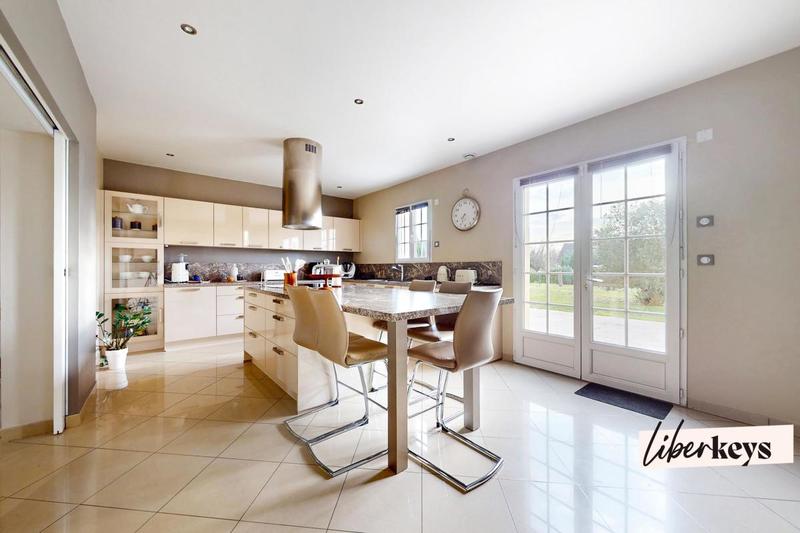 Maison d'architecte - 330 m² - 8 pièces