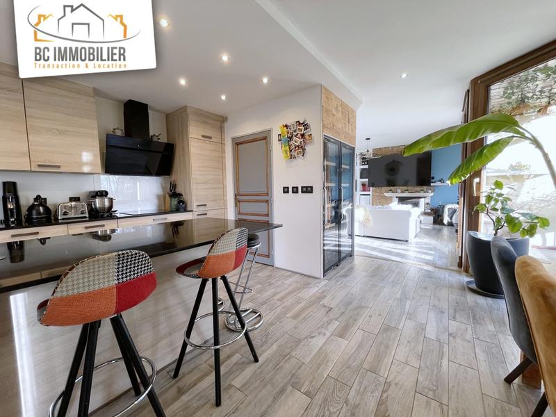 Appartement - 144 m² - 6 pièces