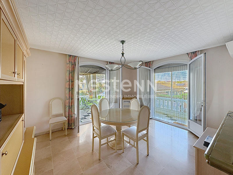 Villa - 398 m² - 11 pièces