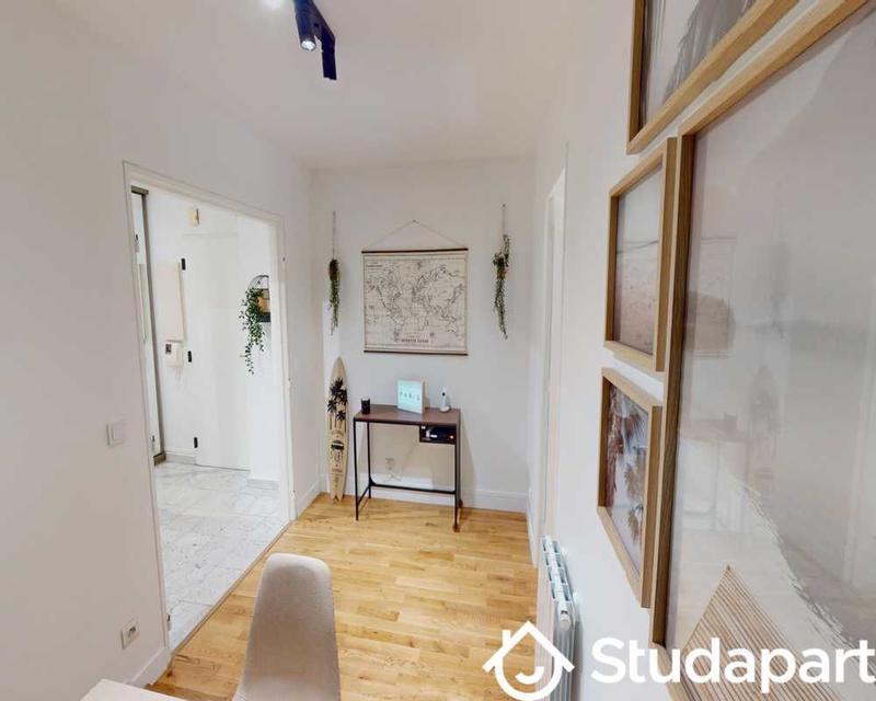 Chambre - 100 m² - 1 pièce