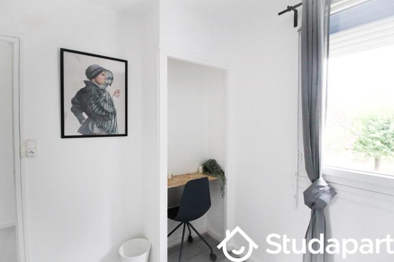 Chambre - 11 m² - 1 pièce