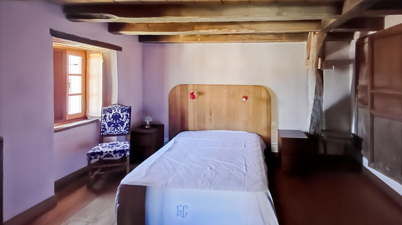 Maison - 240 m² - 8 pièces