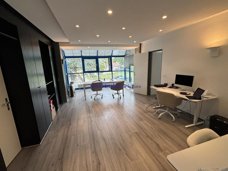 Local commercial - 323 m²