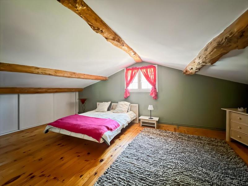 Maison - 235 m² - 6 pièces