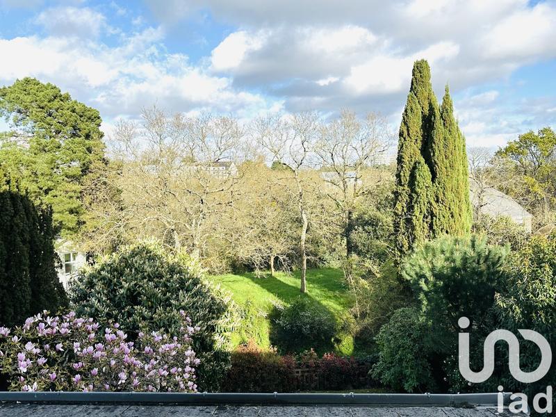 Maison - 212 m² - 9 pièces