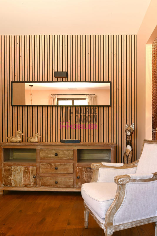 Maison - 200 m² - 8 pièces