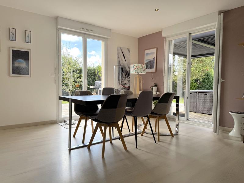 Maison - 102 m² - 5 pièces
