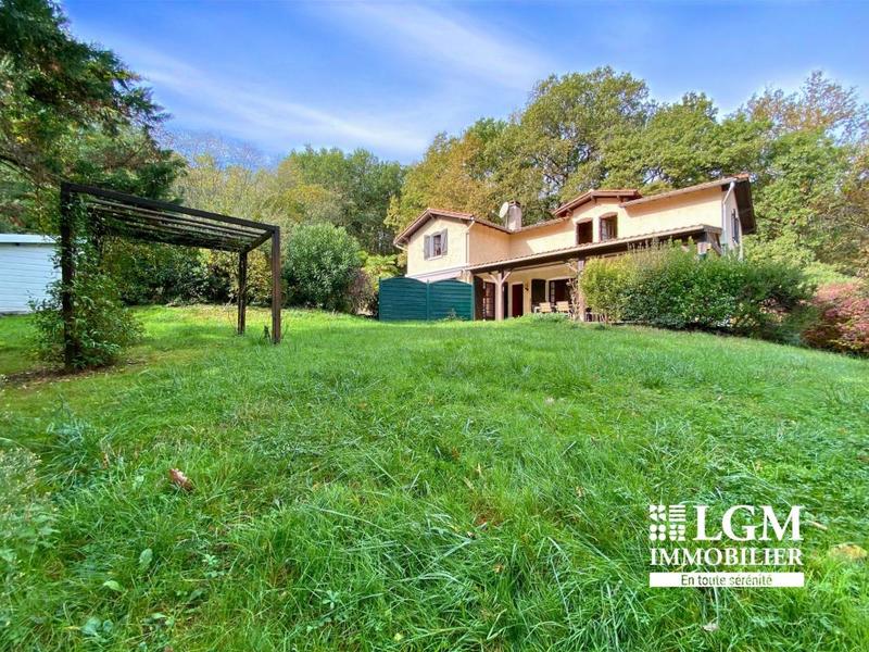 Maison - 193 m² - 7 pièces