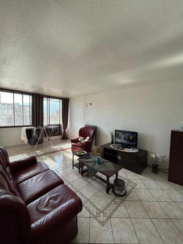 Appartement - 100 m² - 5 pièces