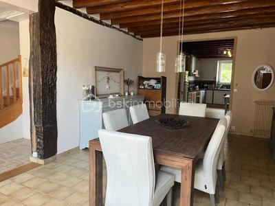 Maison - 245 m² - 8 pièces