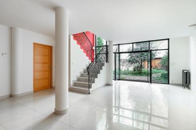 Maison - 185 m² - 9 pièces