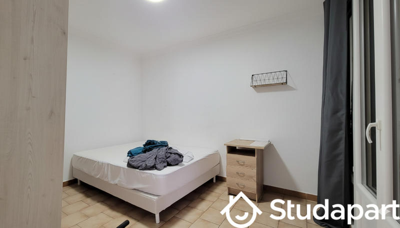 Chambre - 12 m² - 1 pièce