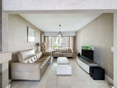 Maison traditionnelle - 144 m² - 6 pièces