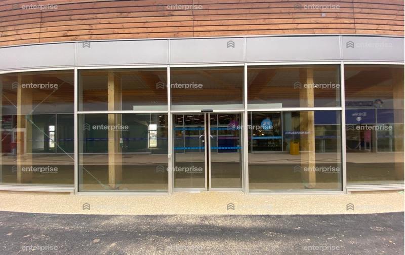 Local commercial - 830 m²