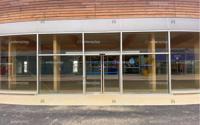 Local commercial - 830 m²