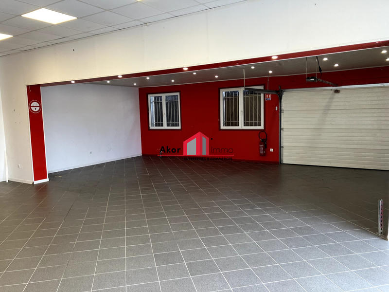 Local commercial - 153 m² - 2 pièces