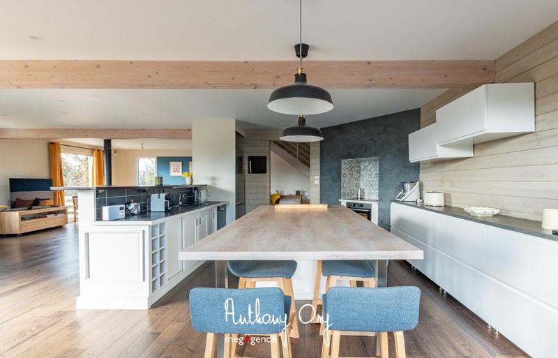 Maison d'architecte - 201 m² - 6 pièces