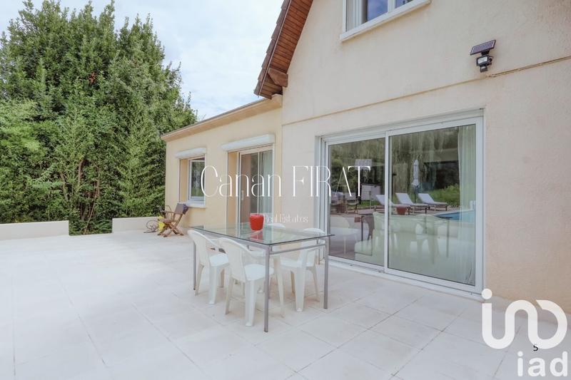 Maison - 195 m² - 7 pièces