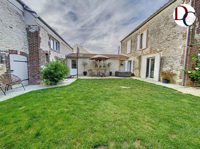 Maison - 197 m² - 10 pièces