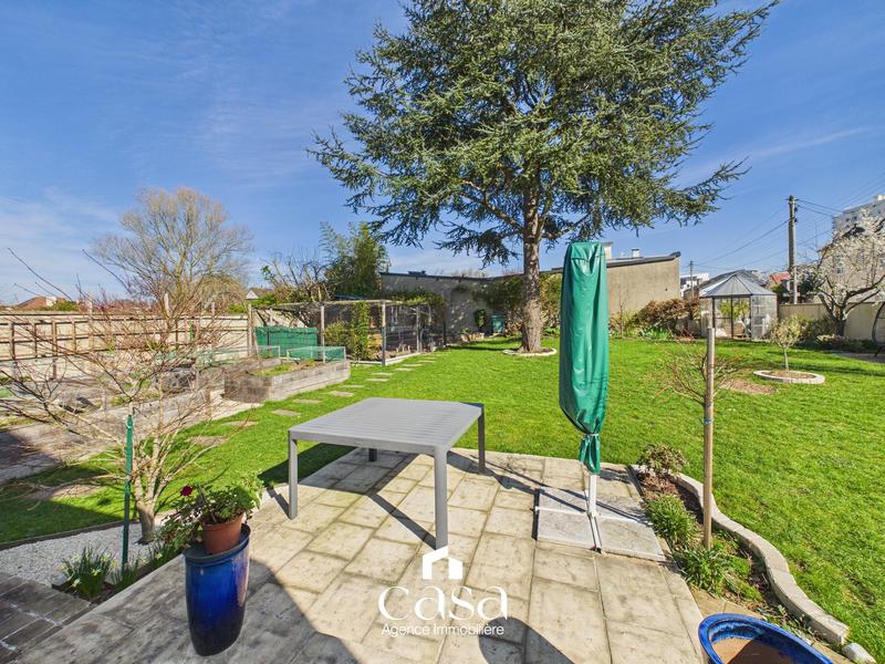 Maison - 160 m² - 8 pièces