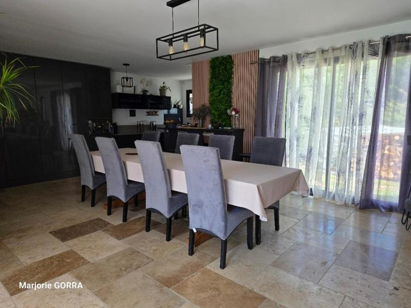 Maison - 142 m² - 5 pièces