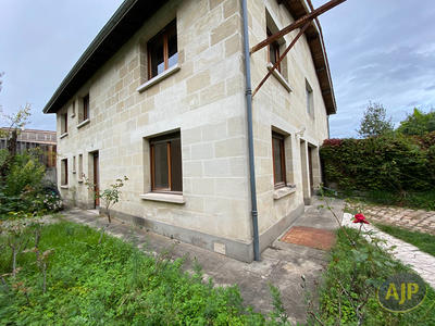 Maison - 246 m² - 5 pièces
