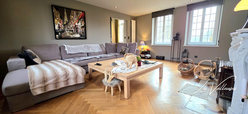 Maison - 300 m² - 8 pièces