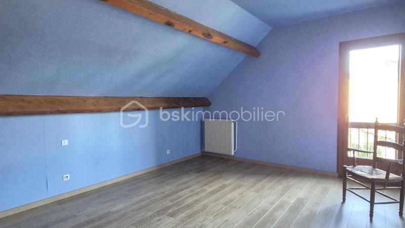 Maison traditionnelle - 201 m² - 7 pièces