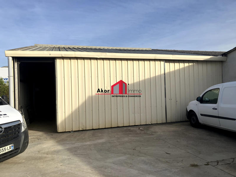 Entrepôt - 440 m²
