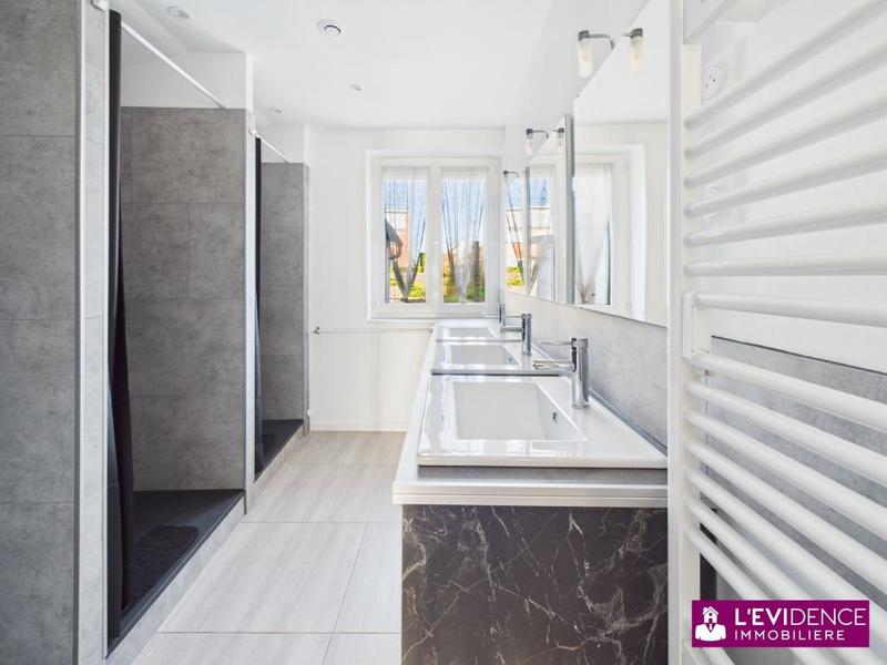 Maison - 150 m² - 9 pièces