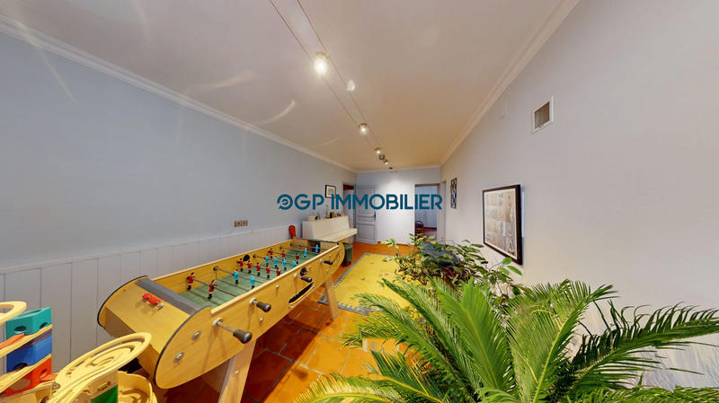 Maison ancienne - 262 m² - 11 pièces