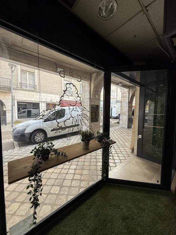 Local commercial - 47 m² - 3 pièces