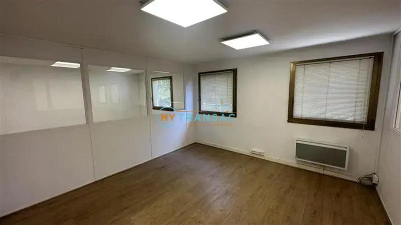 Local d'activités - 542 m²