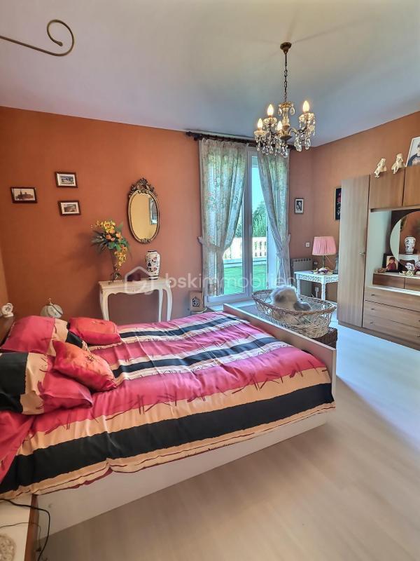 Maison - 328 m² - 8 pièces